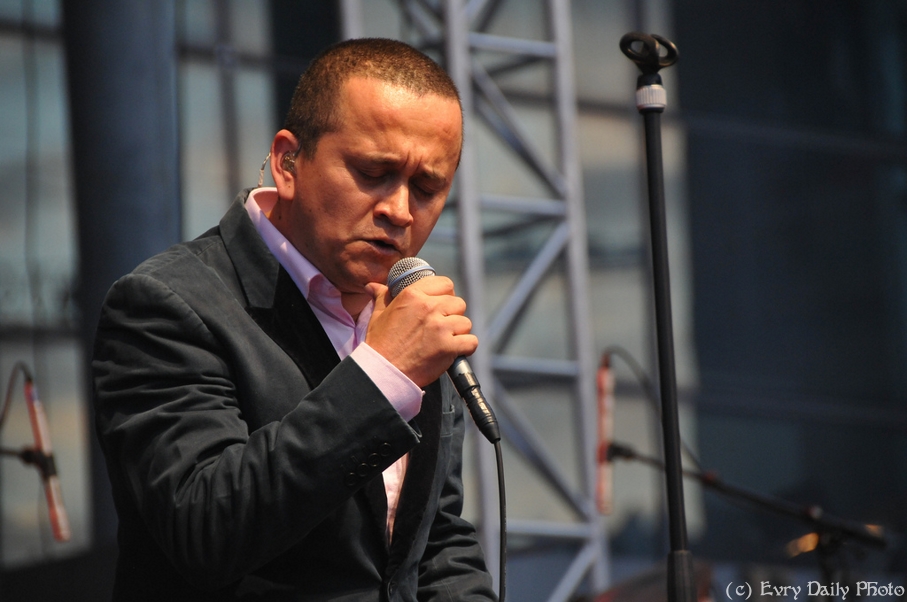 Evry Daily Photo - Fete de la Musique Evry 2010 - Yuri Buenaventura - large - 4734815335.jpg